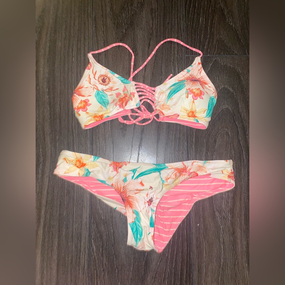 Rip curl Floral/Stripped Reversible Bikini Set